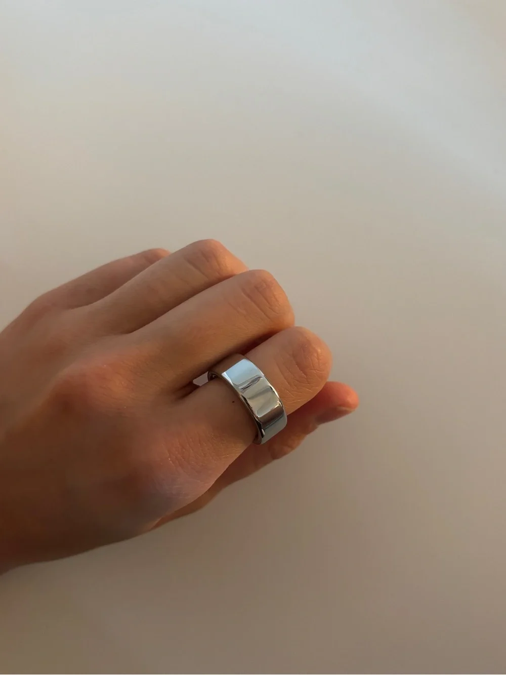 Oura Ring 4 - Silver - Size 6 - Like New